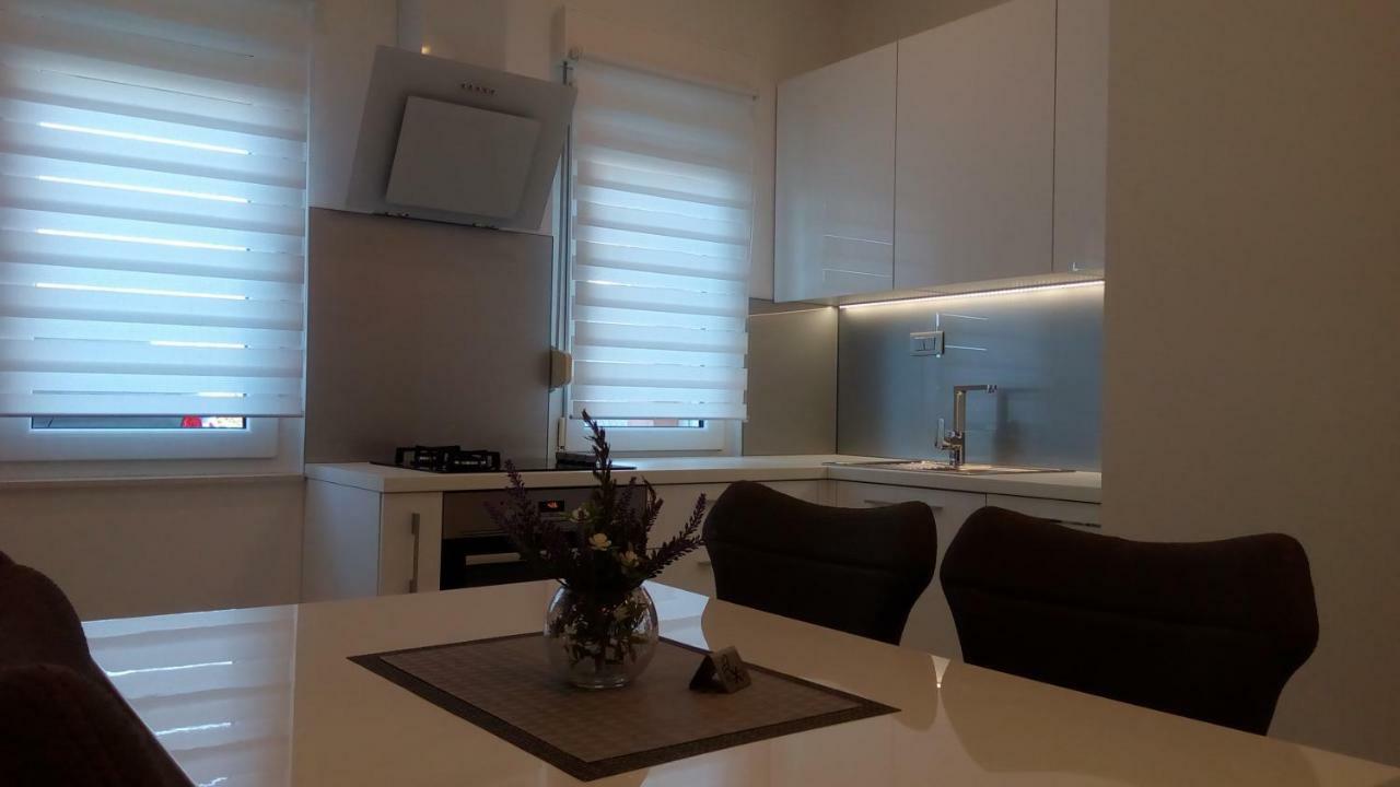 Apartment Sunce Podstrana Esterno foto